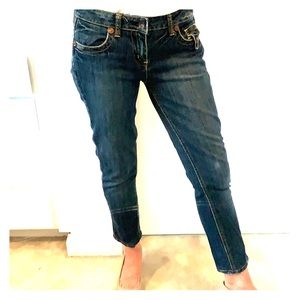 Marlow jeans with skinny legs and cool pockets